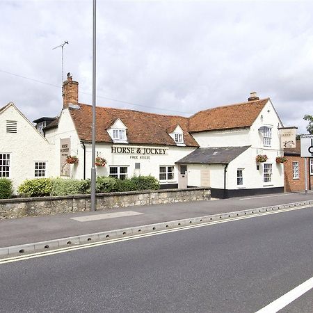 Premier Inn Aylesbury Exterior photo
